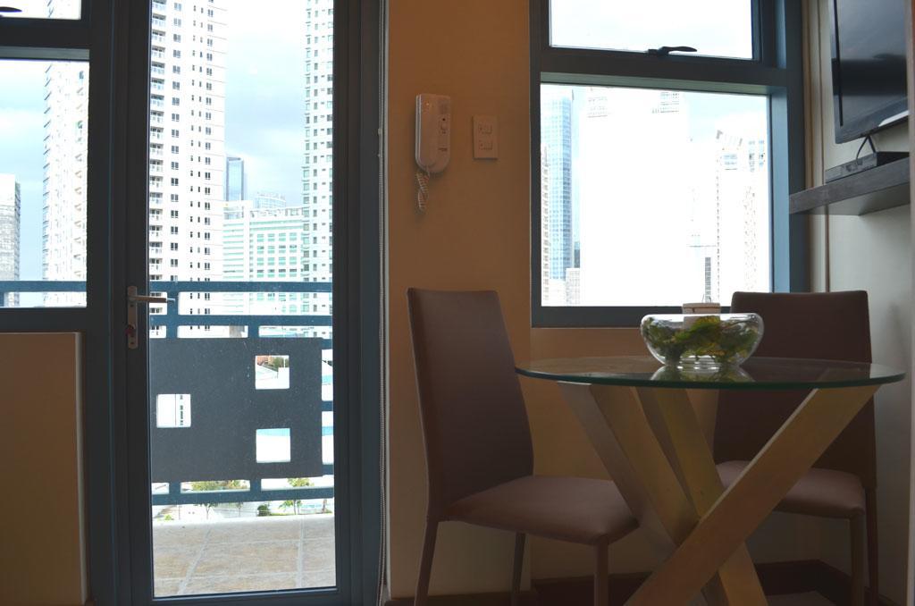 Ferienwohnung Eton Parkview Makati City Exterior foto