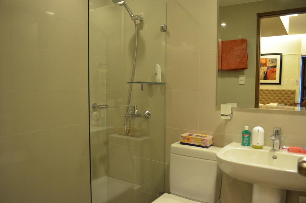 Ferienwohnung Eton Parkview Makati City Exterior foto