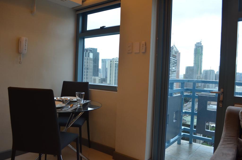 Ferienwohnung Eton Parkview Makati City Exterior foto